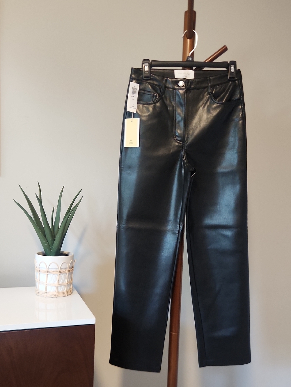 Aritzia Wilfred The Melina Faux Leather Pant